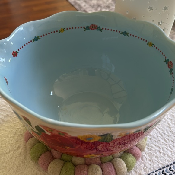 ❤️ New Pioneer Woman Keepsake Floral Ceramic Batter Bowl with Spout - Picture 3 of 5